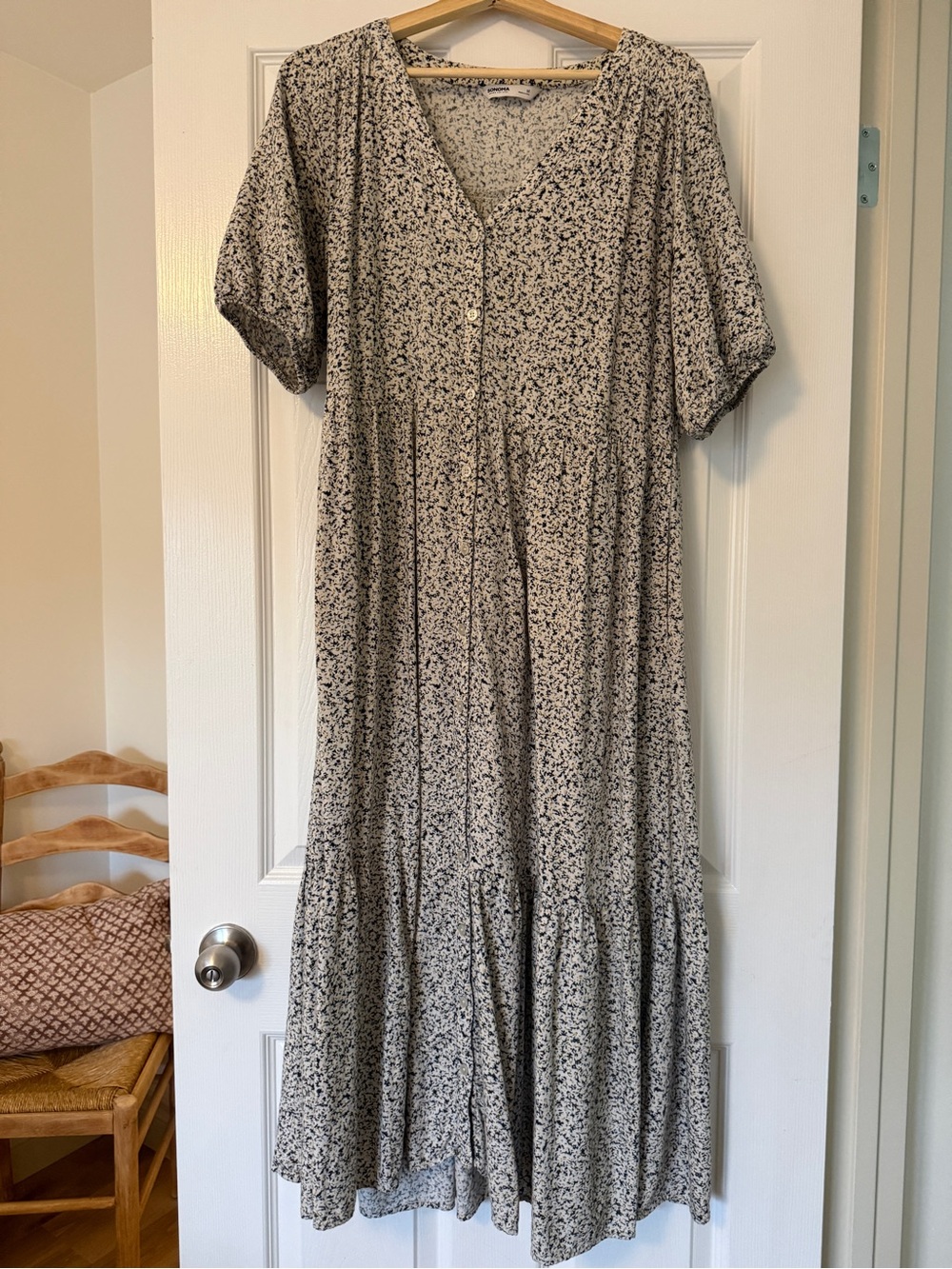 Floral V-Neck Tiered Midi Dress in Cream and Navy